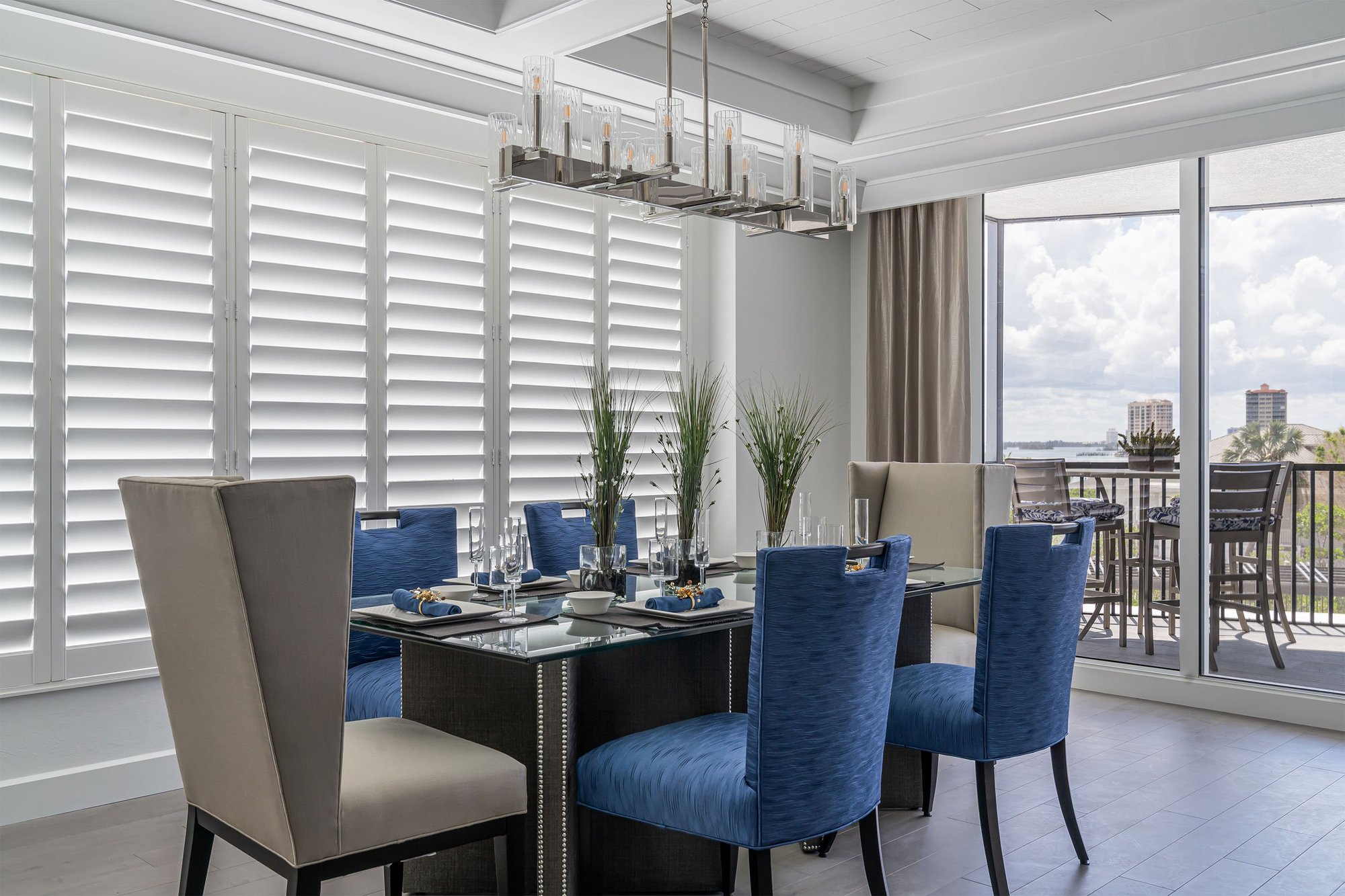 GV Model 301 - Dining