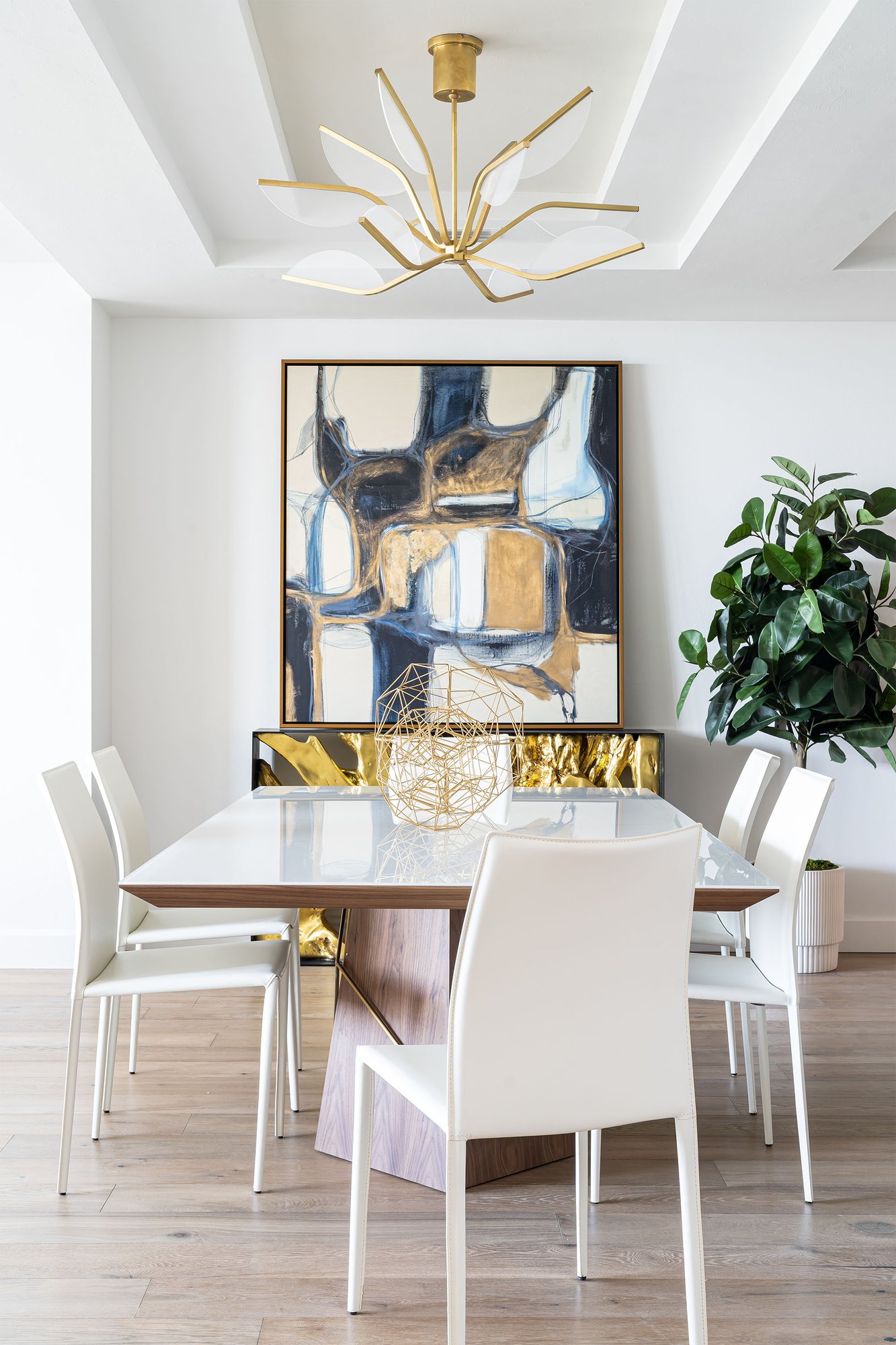 GV Model 302 - Dining Room-1