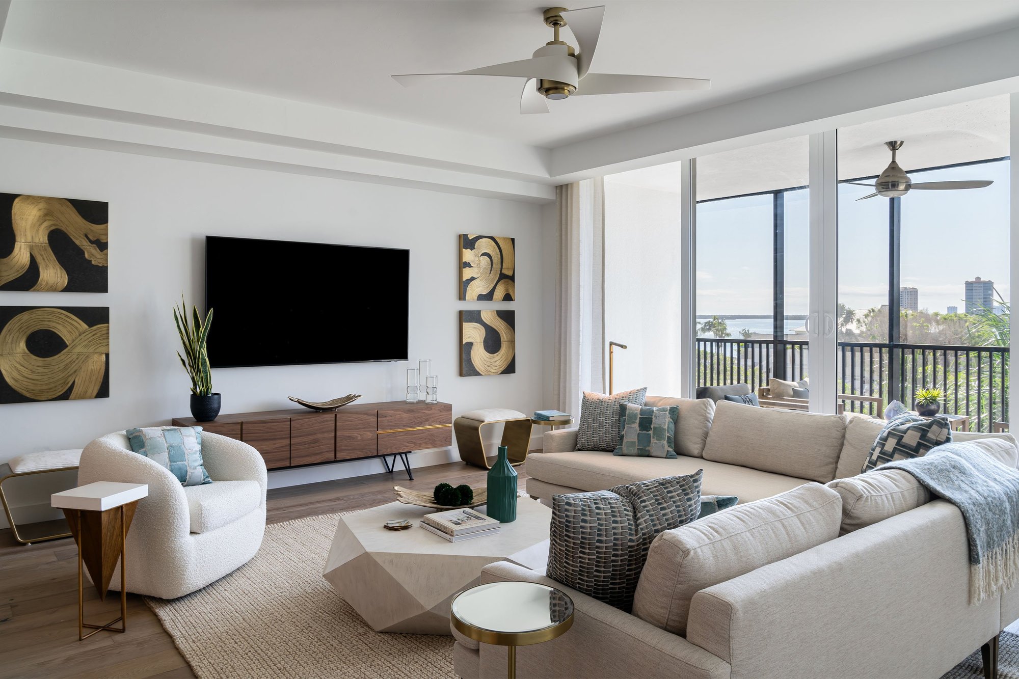 GV Model 302 - Living Room