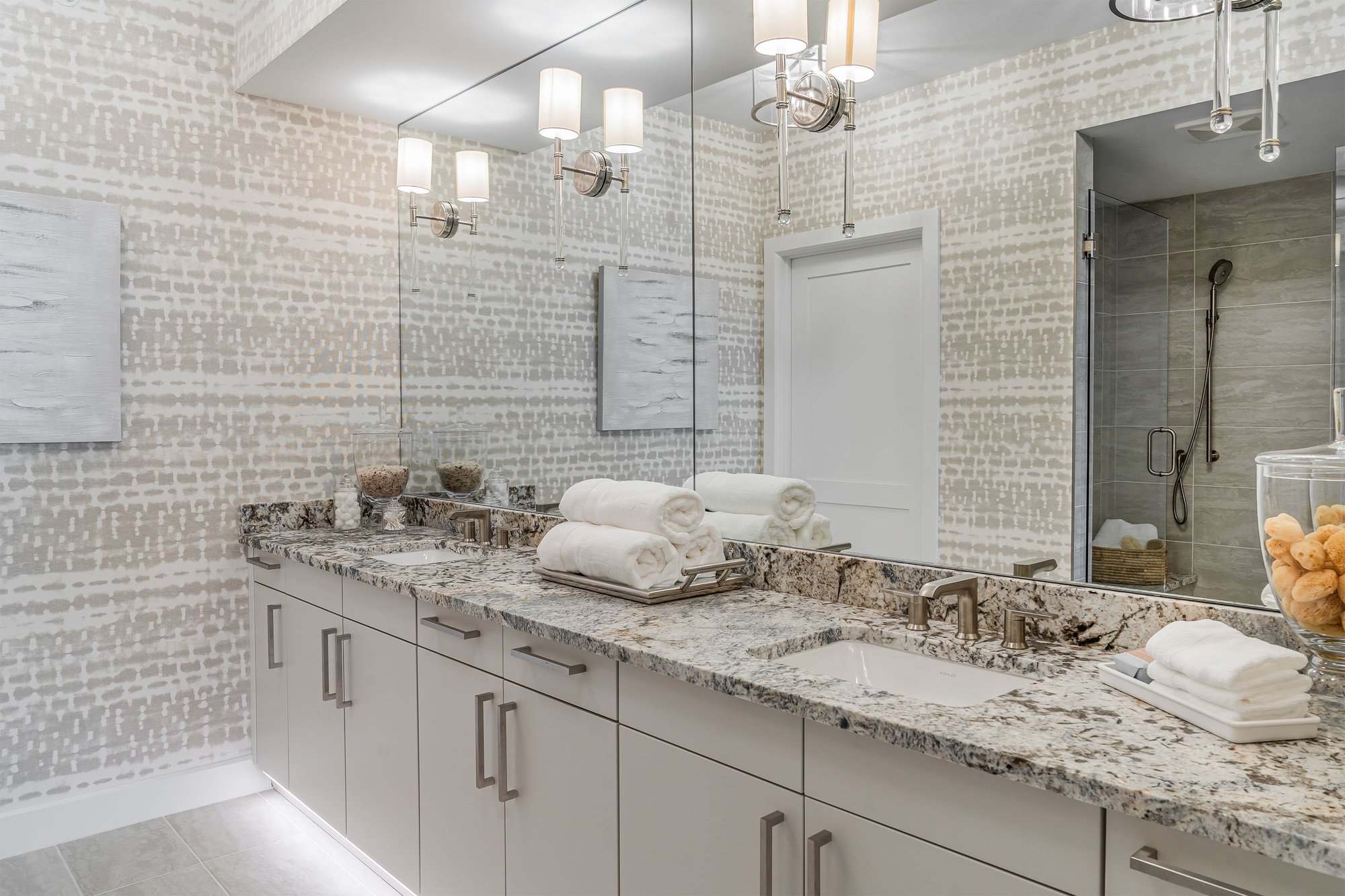 GV Model 302 - Master Bathroom(1)
