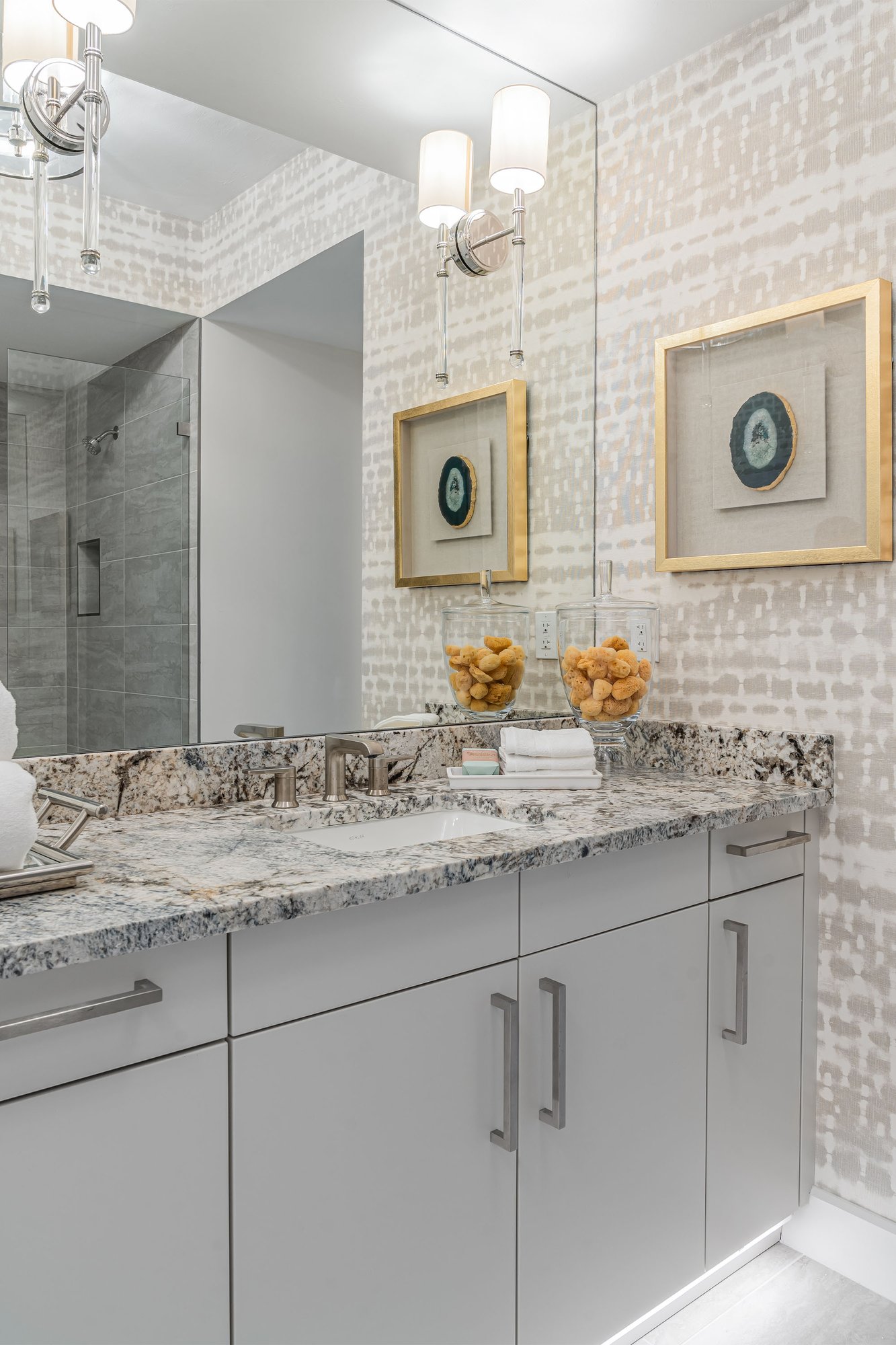 GV Model 302 - Master Bathroom(2)-1