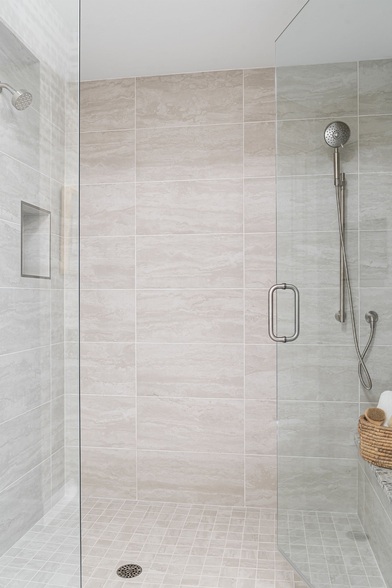 GV Model 302 - Master Bathroom-1