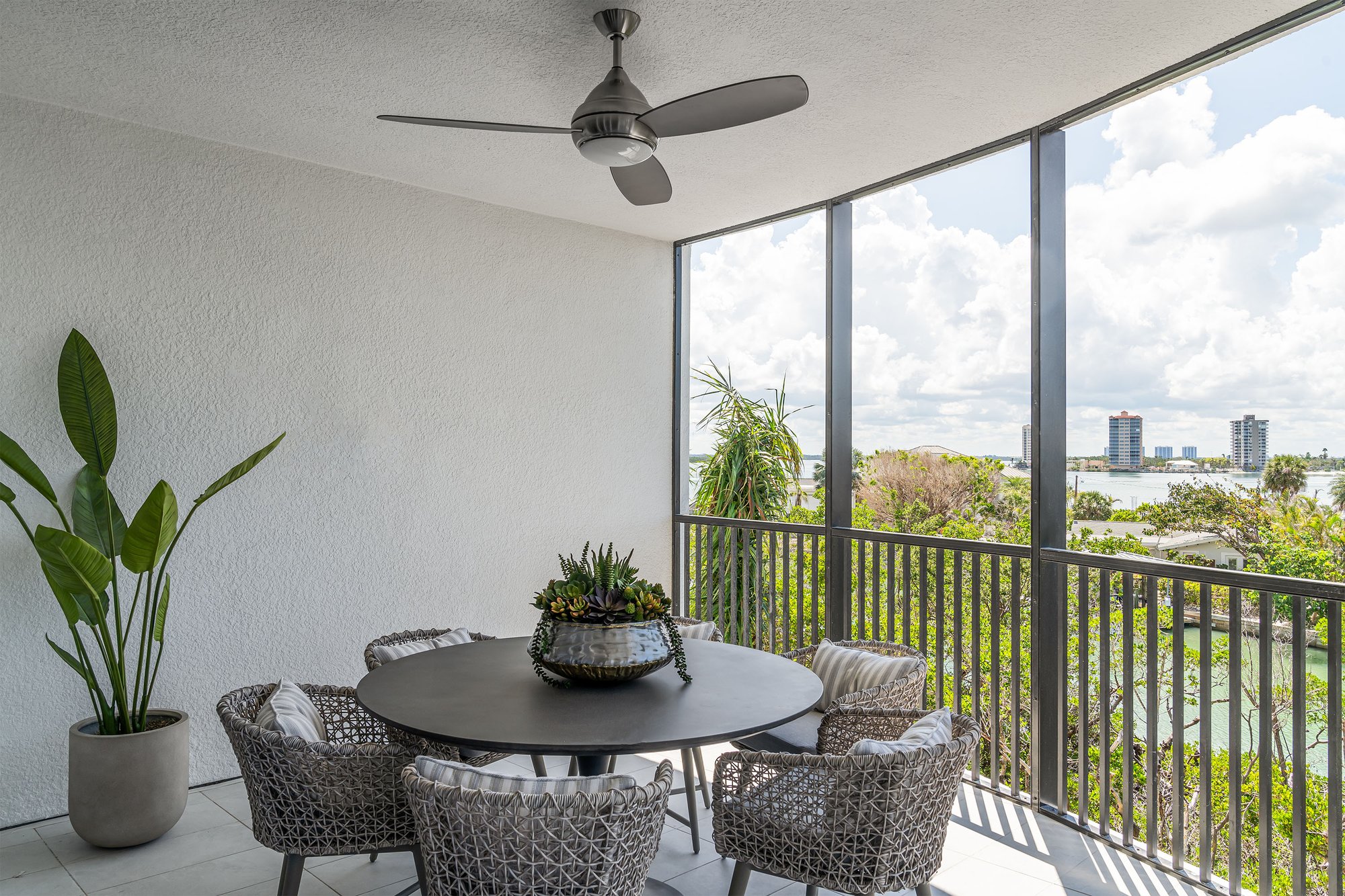 GV Model 303 - Outdoor Living