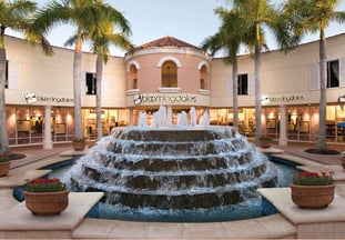 shopping with fountain in fort myers