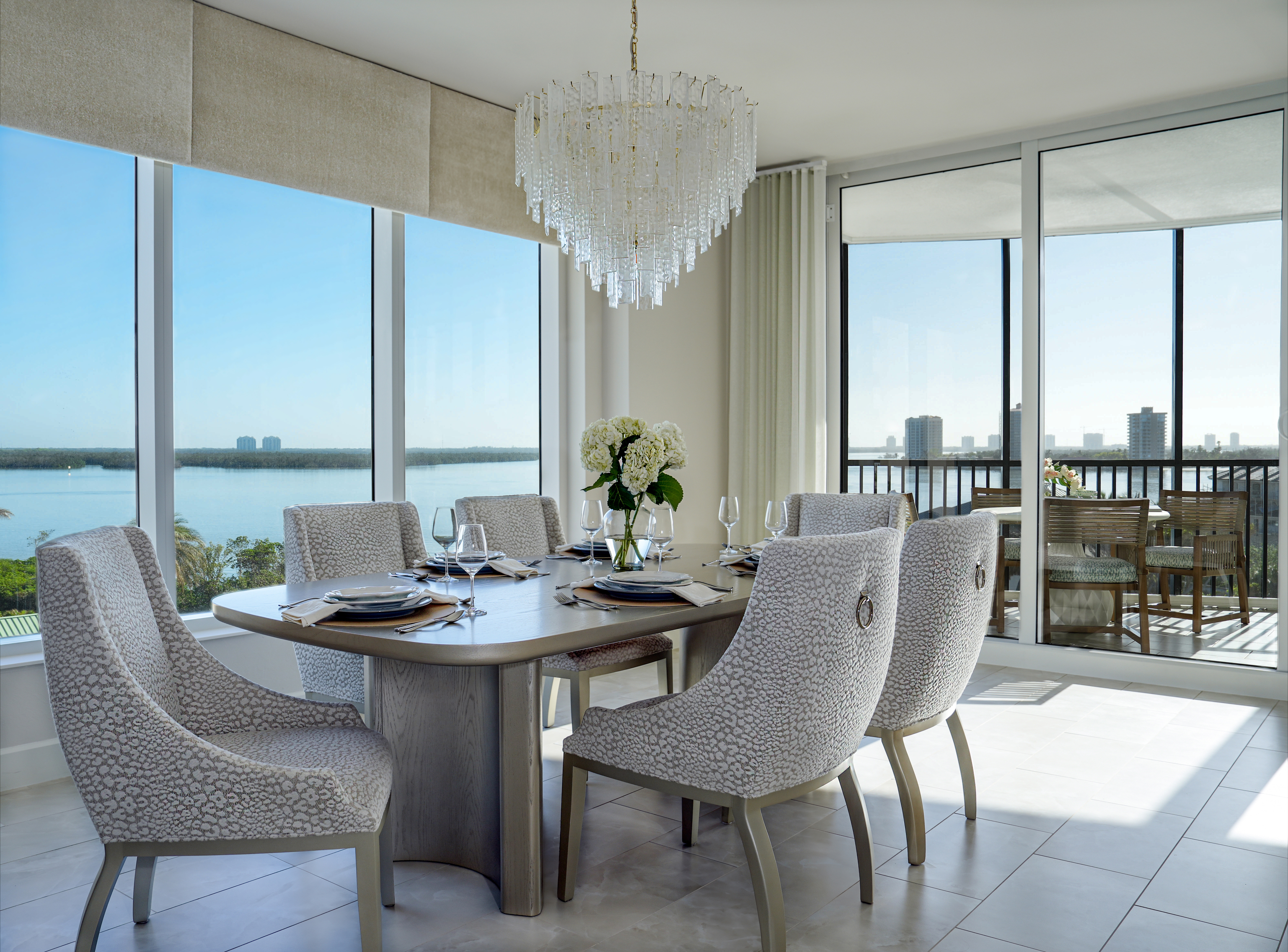 Romanza Interior Design Elevates a Grandview Residence with Elegant Glamorous Design